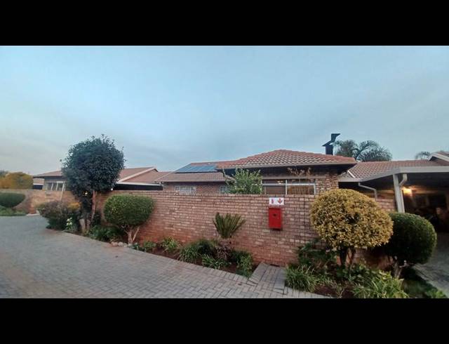 3 BEDROOM TOWNHOUSE FOR SALE IN ANNLIN